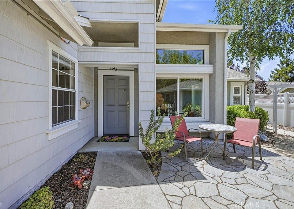 1st image of 993 Bluebell Way