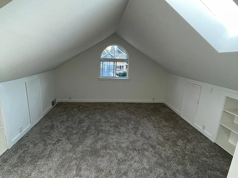 1206 N Anderson St — Photo 26