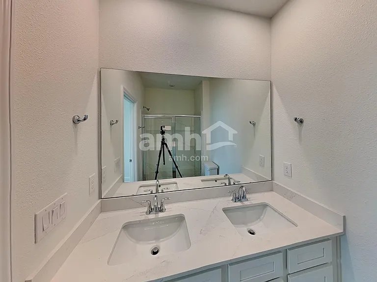 375 Onate Cir — Photo 9