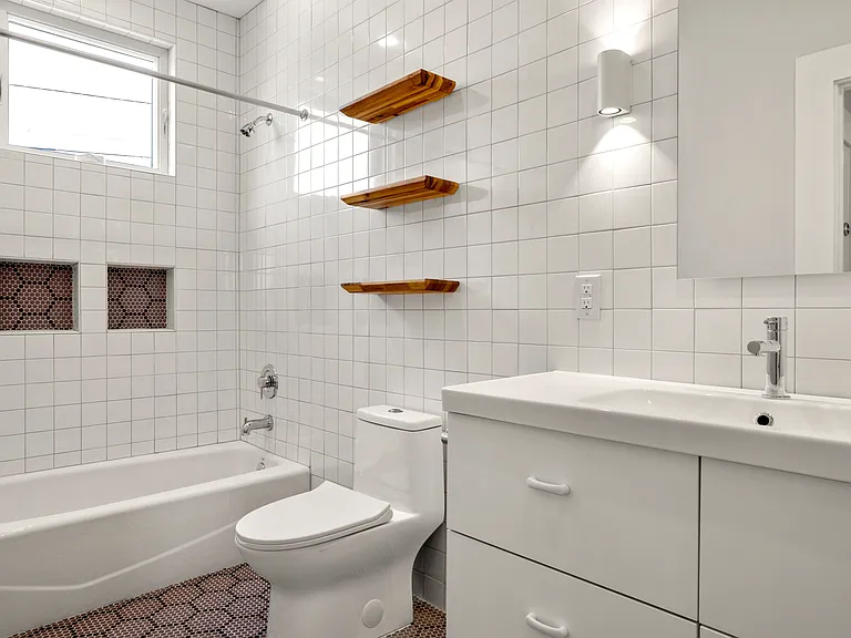 126 Boston St #201 — Photo 8