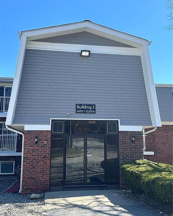 1st image of 300 Smithfield Rd APT 3-12