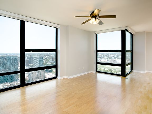 3rd image of 1160 S Michigan Ave APT 3302