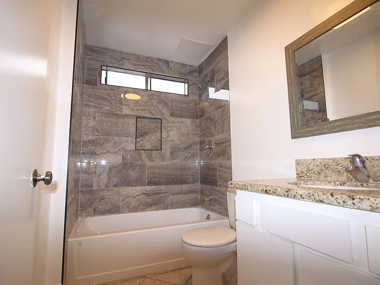 14029 Foothill — Photo 11