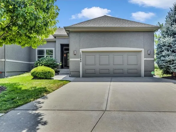 10949 S Wrangler St, Olathe, KS 66061