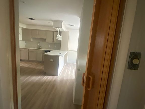 4th image of 5892 N Circuit Dr