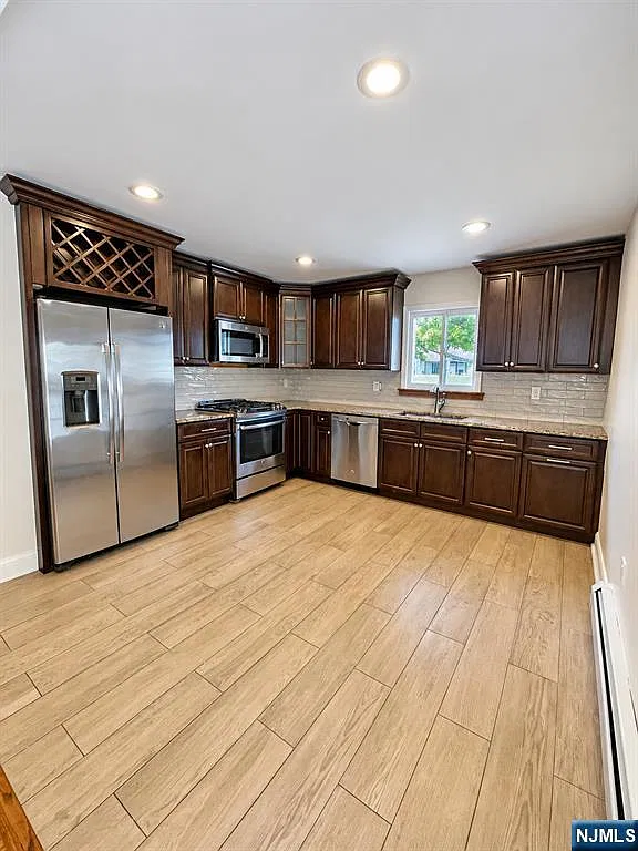 4 bed, 1.0 bath, $2,800 — Photo 4