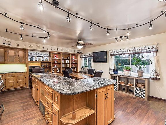 5th image of 6209 Ambleside Dr