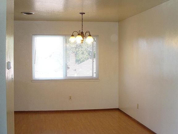3rd image of 115 Pleasant Ave