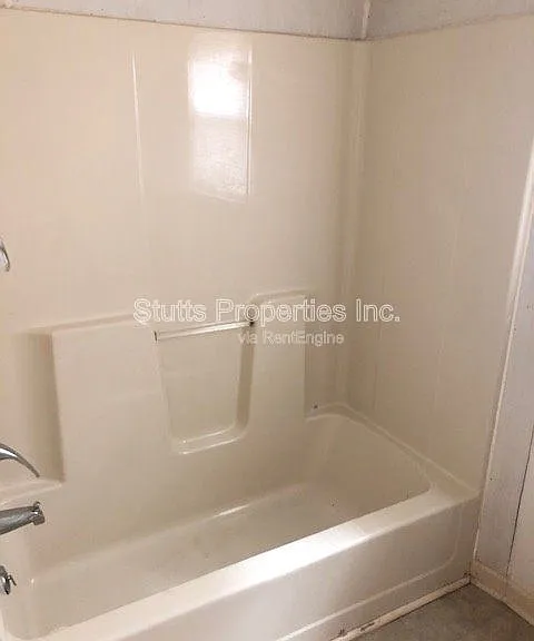 1938 Shade Ave — Photo 11