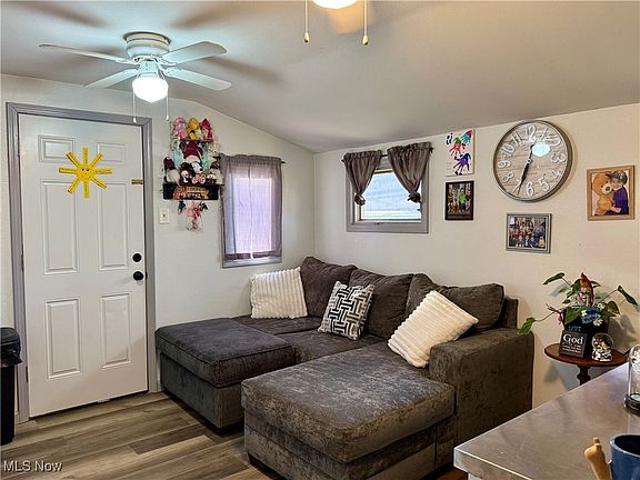5th image of 1511 Beachview Dr