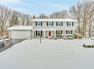 36 Autumn Oak Cir, Penfield, NY 14526