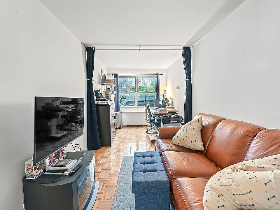 1st image of 155 W 68th St APT 218