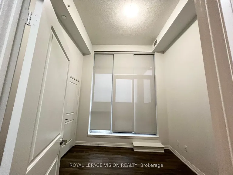 30 Meadowglen Pl #2804 — Photo 11