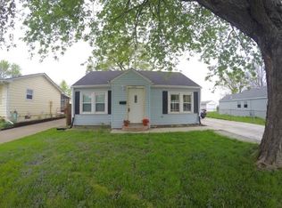 2403 44th St, Moline, IL 61265