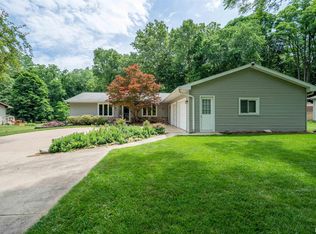 748 E Poplet Hollow Rd, Peoria, IL 61615