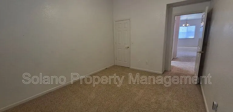1085 Crystal Springs Dr — Photo 16