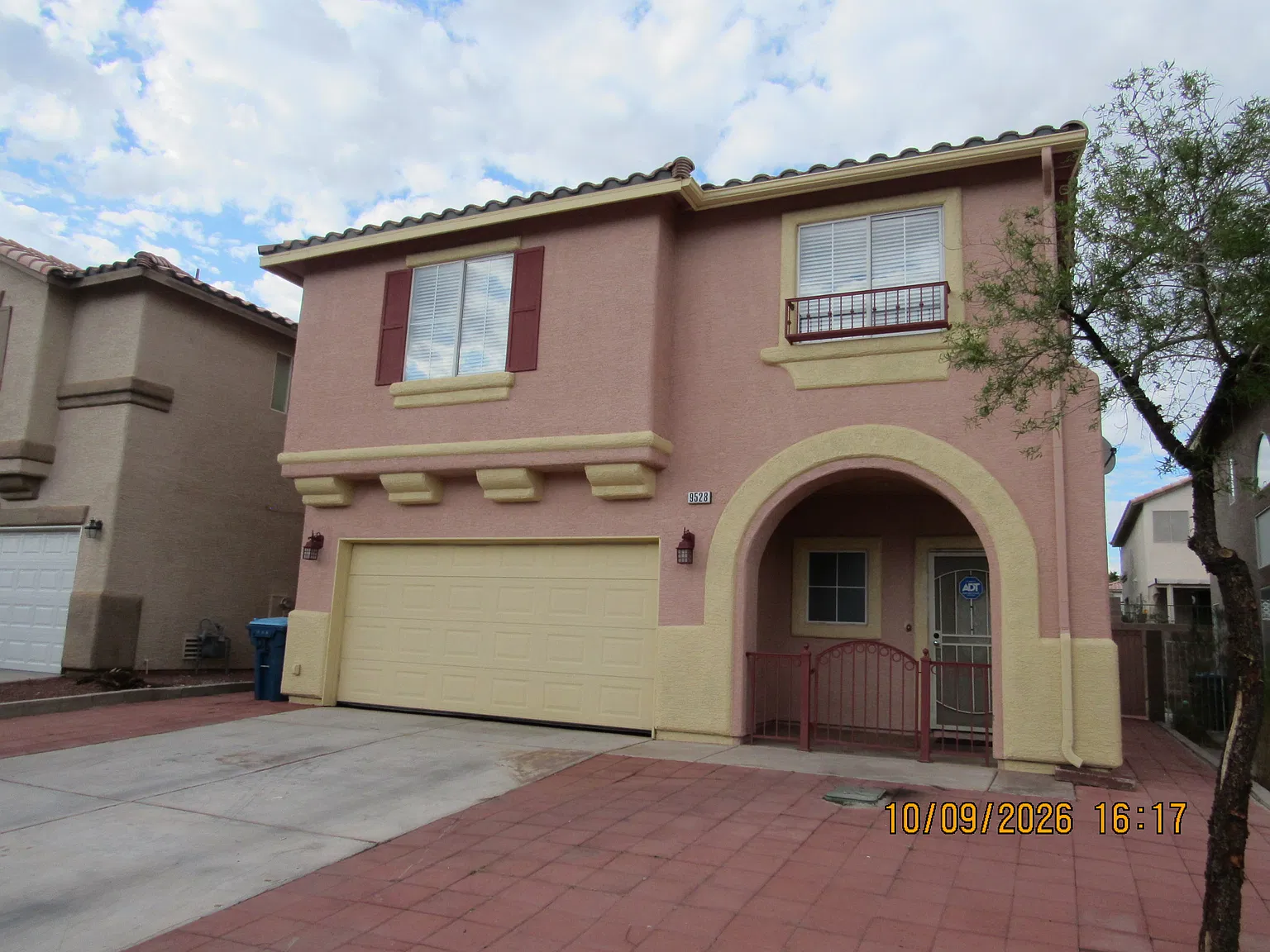 3 bed, 1527 sqft, $2,100 — Photo 2