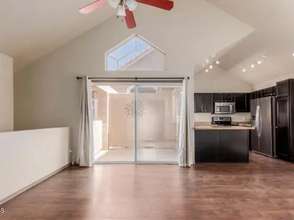 1633 E LAKESIDE Drive #106, Gilbert, AZ 85234