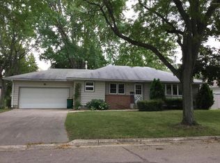 312 Burr Oak Dr, Albert Lea, MN 56007