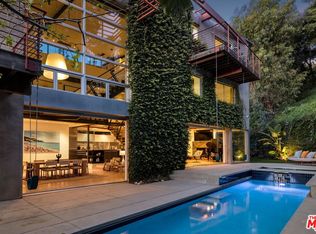 562 Stassi Ln, Santa Monica, CA 90402