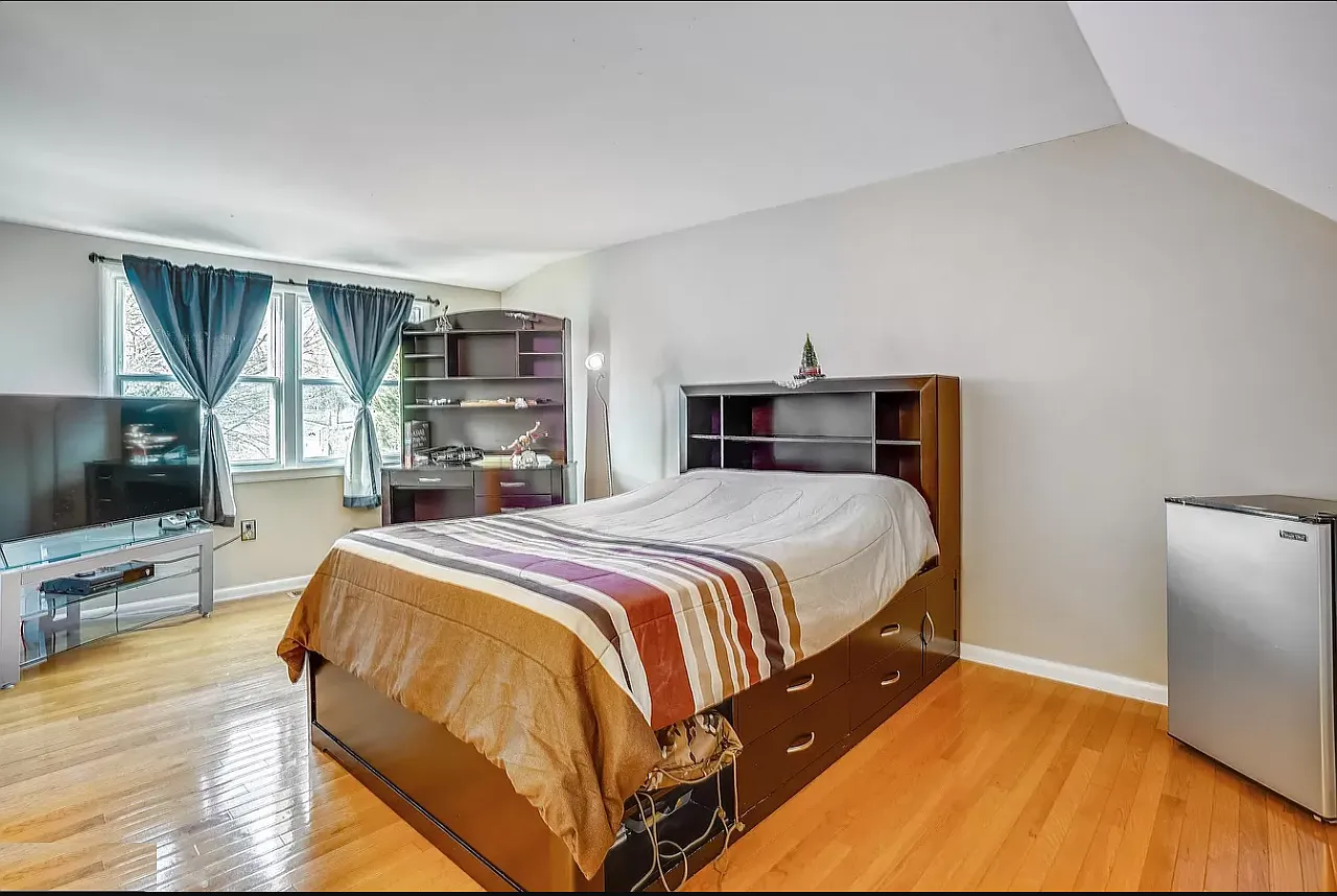 13714 Mayfair Ct — Photo 4