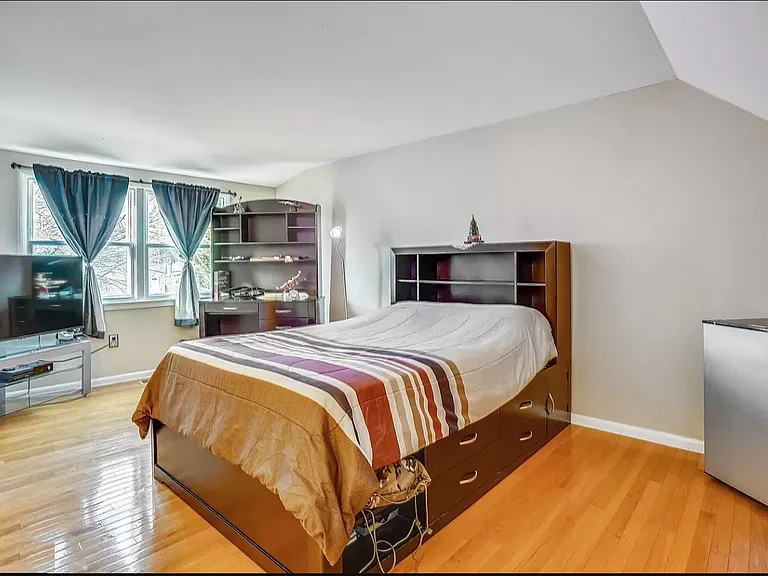 13714 Mayfair Ct — Photo 5