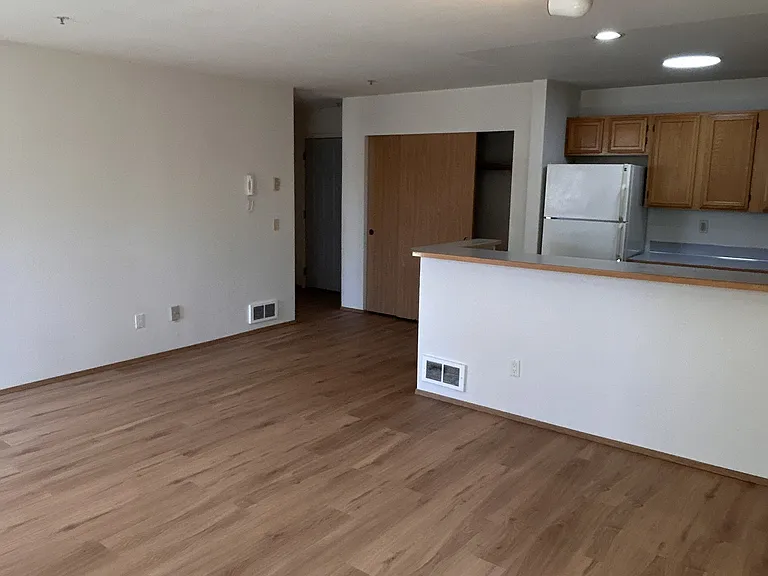 1722 NE 145th St — Photo 5
