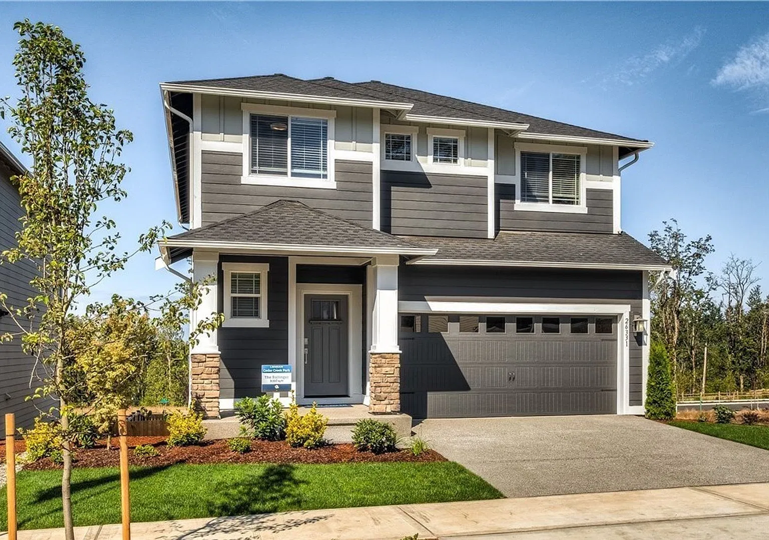 Beautiful 5 bedroom, 3.5 bath home in Maple Valley — Photo 1