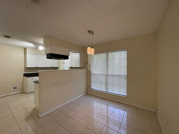 3rd image of 5219 Stagetrail Dr