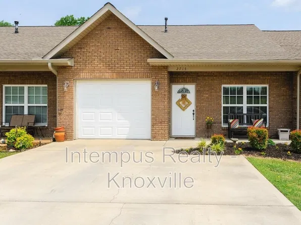 2715 Waters Place Dr, Maryville, TN 37803