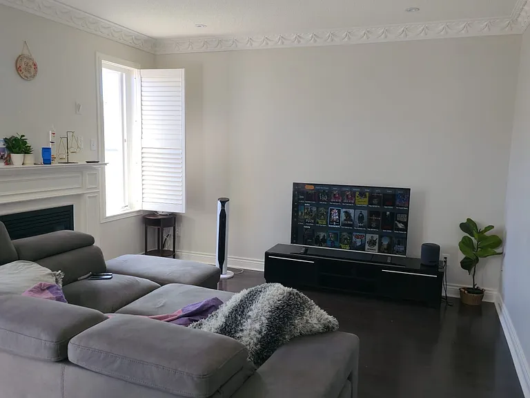 162 Ted Miller Cres — Photo 3