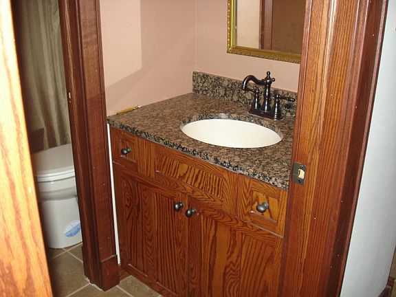 4th image of 3104 Lakeshore Dr