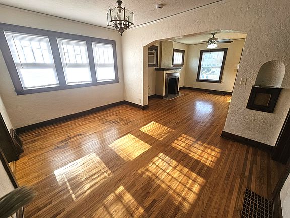 4th image of 840 Fremont Ave