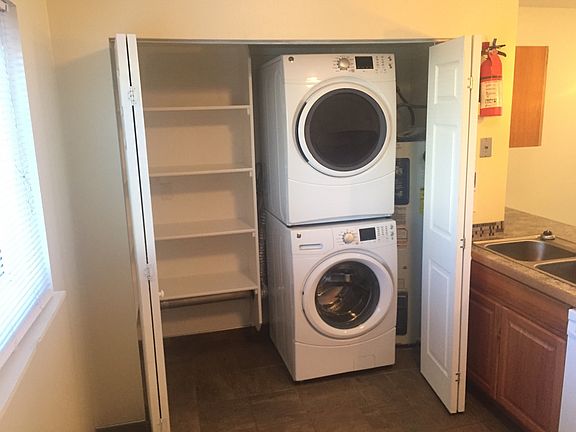 4th image of 668 N 13th St APT 3