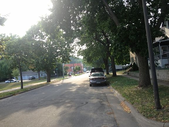 2nd image of 139 Congress St E