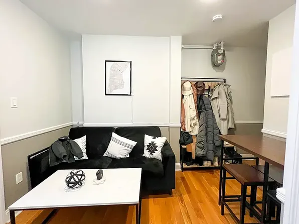 128 Thompson St, New York, NY