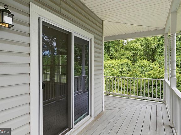 3rd image of 5335 Majesty Ln