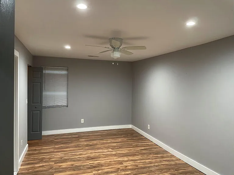 1769 Cahoon St SW — Photo 4
