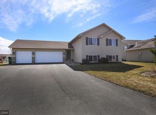 613 Dogwood St NE, Lonsdale, MN 55046