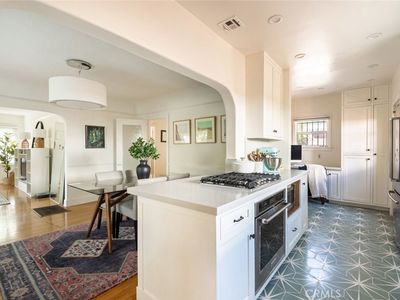 6315 Melrose Ave, Los Angeles, CA, 90038