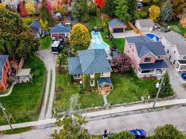 24 Manley St, North Dumfries, ON N0B 1E0
