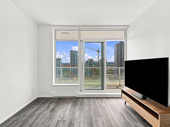 5th image of 4650 Brentwood Blvd #904
