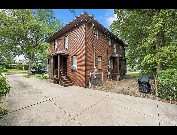 15241 Hilliard Rd — Photo 2