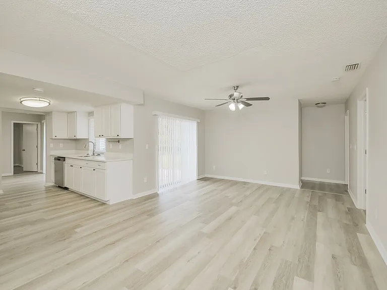 4336 Country Club Blvd — Photo 7
