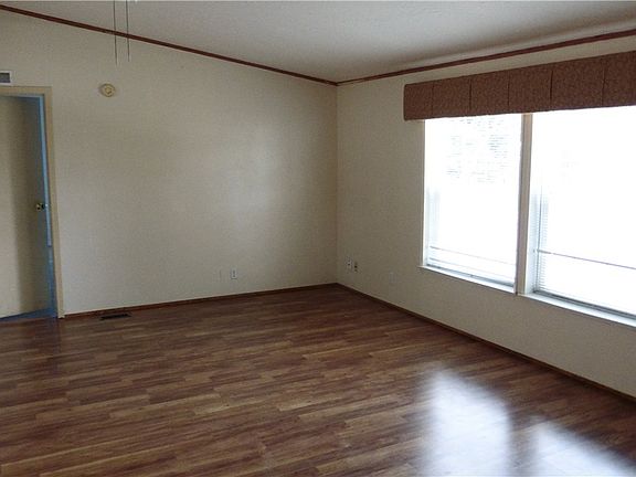 4th image of 12519 Mill St