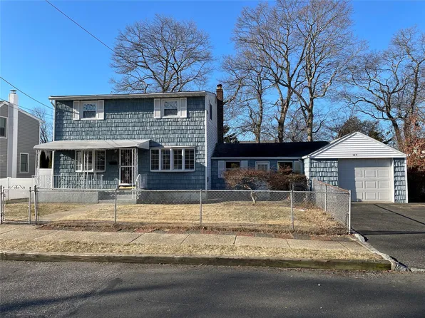 147 N Fulton Avenue, Lindenhurst, NY 11757
