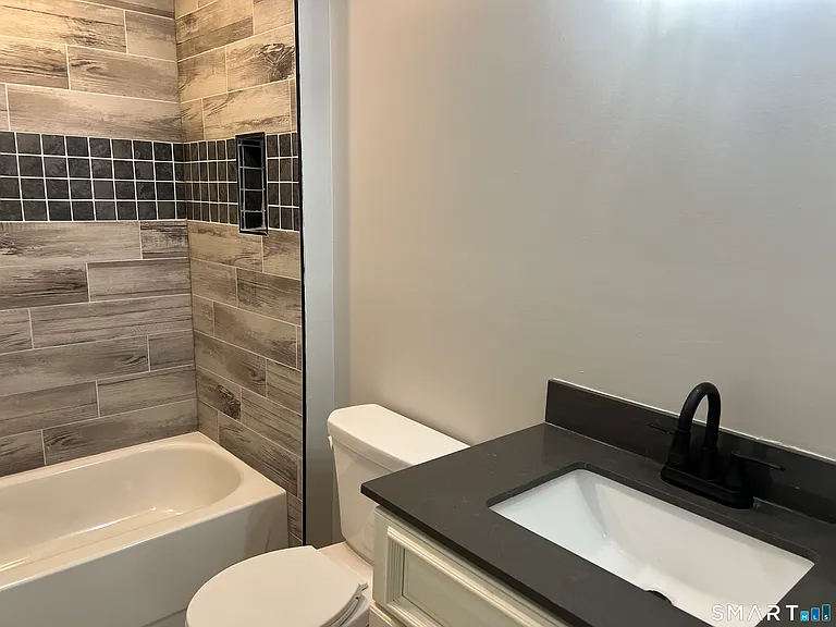 17-19 Lilac St — Photo 13