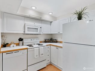 3318 30th Ave SW UNIT B303, Seattle, WA 98126