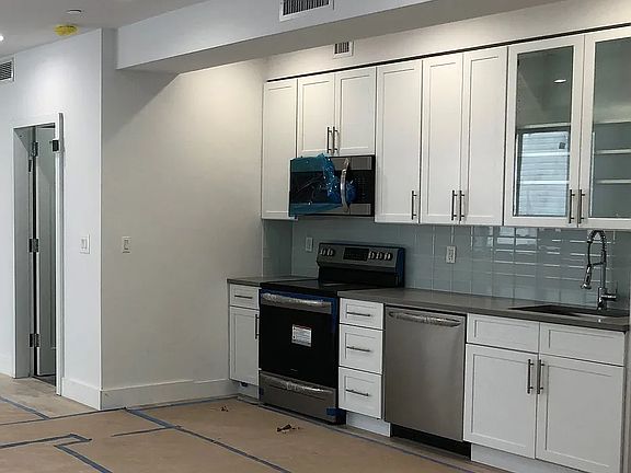 4th image of 730 Prospect Pl APT 2R