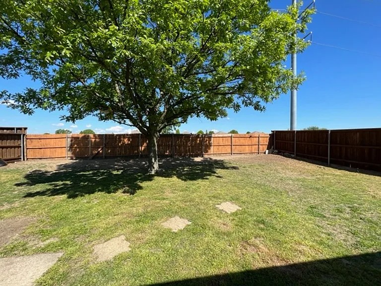712 Linden Ave — Photo 10